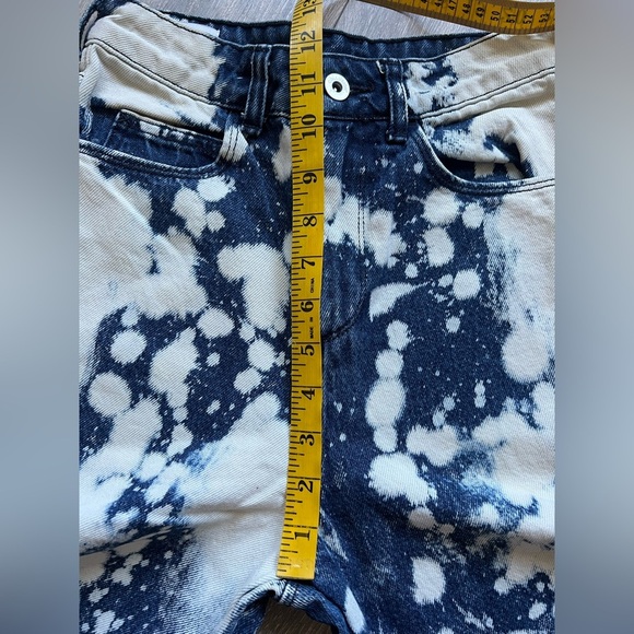 COLLUSION x005 Straight Leg Bleach Splatter Ultra High Waisted Jeans. Size 25 - Picture 9 of 10